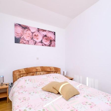 Apartments Vanda Mali Lošinj Екстериор снимка