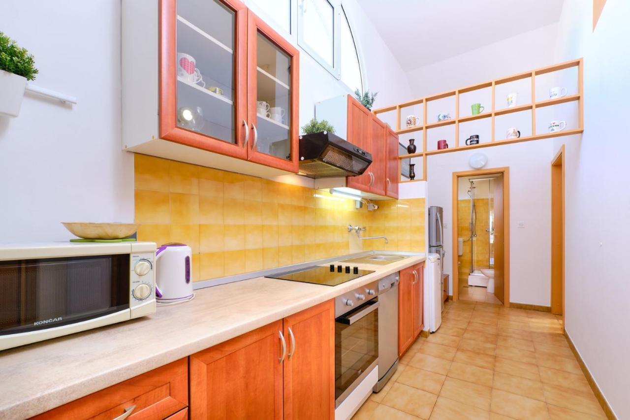 Apartments Vanda Mali Lošinj Екстериор снимка