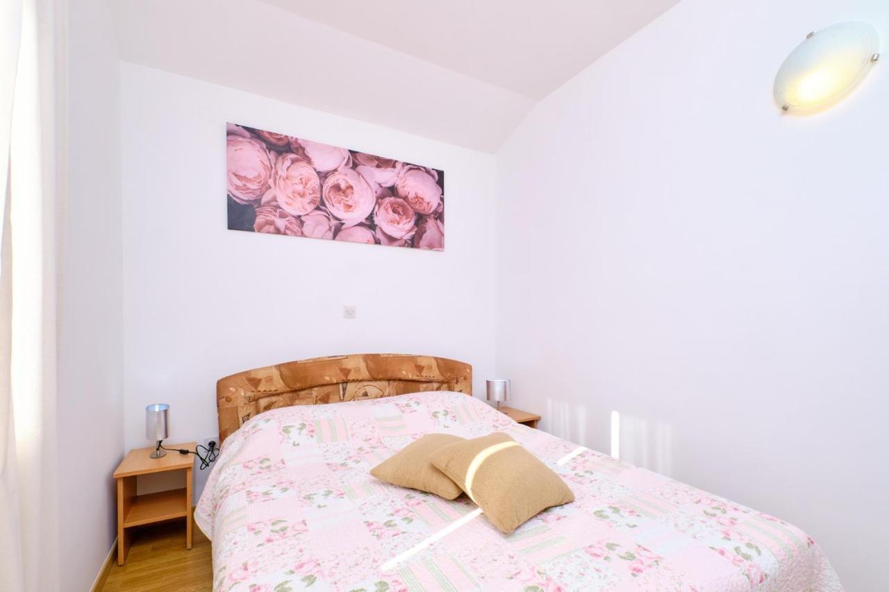 Apartments Vanda Mali Lošinj Екстериор снимка