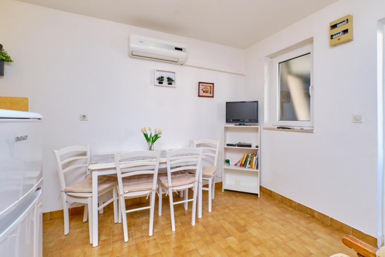 Apartments Vanda Mali Lošinj Екстериор снимка