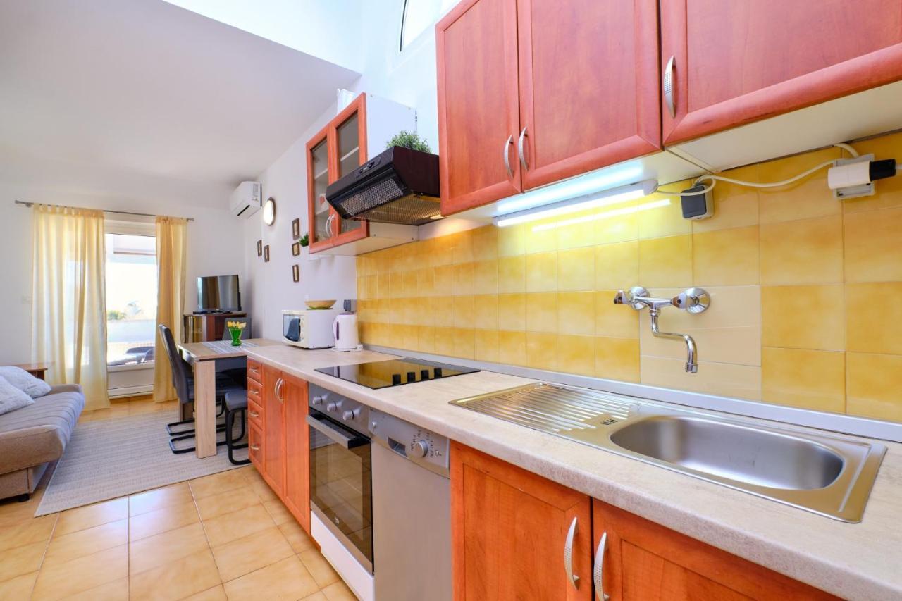 Apartments Vanda Mali Lošinj Екстериор снимка